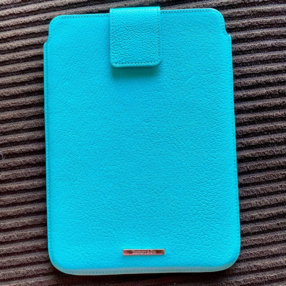 Tiffany and co. Eggshell blue Pebbled leather iPad mini case, barely used